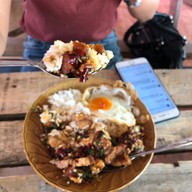 แจ๊กยันหว่าง กะเพราแท้