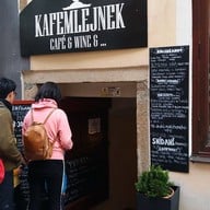 หน้าร้าน Kafemlejnek