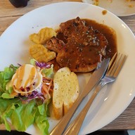 สวนละไม Steak House