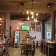 บรรยากาศ Bricks & Bone