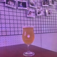 บรรยากาศ Some Might Say Authentic Craft