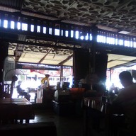 บรรยากาศ ก๋วยเตี๋ยวเป็ดเจ๊เพียร