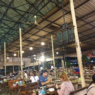 บรรยากาศ อู่ข้าว อู่น้ำ ซีฟู้ด หมูกะทะ