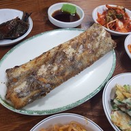 อาจุมม่า ปลาย่าง ณ Saengseon-gui Alley