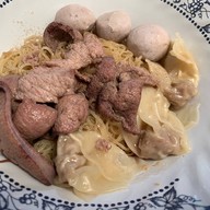 เมนูของร้าน ฮานาน บะหมี่เกี๊ยวเนื้อย่าง