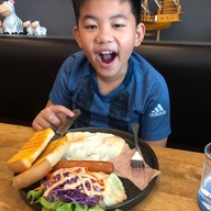 Famoso Cafe&Restaurant