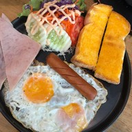 Famoso Cafe&Restaurant