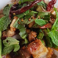 ร้านเอกเขนก เลียบทางรถไฟตลิ่งชัน