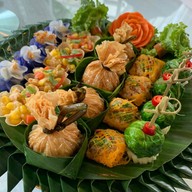 อาหารไทยชาววังบุษราคัม