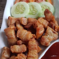 ร้านเอกเขนก เลียบทางรถไฟตลิ่งชัน