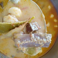 เมนูของร้าน ข้าวแกงอร่อยแม่บัวขาว ปั้ม ปตท คิงพาวเวอร์ศรีวารี 泰国本地餐厅