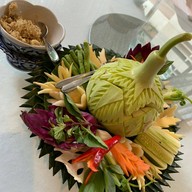 อาหารไทยชาววังบุษราคัม
