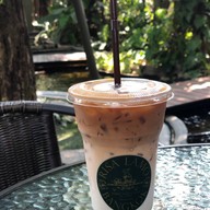 Risa Lamo อารีย์ การ์เด้น