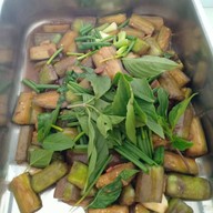 เมนูของร้าน ข้าวแกงอร่อยแม่บัวขาว ปั้ม ปตท คิงพาวเวอร์ศรีวารี 泰国本地餐厅