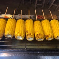 ตลาดหัวมุม