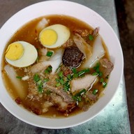 เมนูของร้าน ก๋วยจั๊บเยาวราช เวียง
