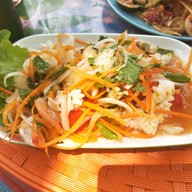 ร้านนั่งกิน ริมธาร
