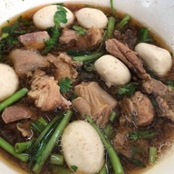 เมนูของร้าน นายอ้วน ก๋วยเตี๋ยวเนื้อ/หมู