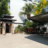 โรงแรมวราวรรณรีสอร์ท