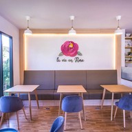 บรรยากาศ La Vie En Rose บ้านค่าย