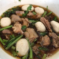 เมนูของร้าน นายอ้วน ก๋วยเตี๋ยวเนื้อ/หมู