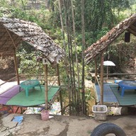 ร้านนั่งกิน ริมธาร