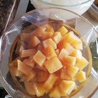 ราดหน้ายอดผักนายฮ้อ