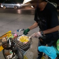 หน้าร้าน งอน หลัม อัน คง