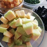 ราดหน้ายอดผักนายฮ้อ
