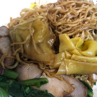 เมนูของร้าน บะหมี่เกี๊ยว ตู้ไปรษณีย์ยักษ์