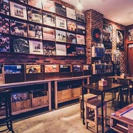 บรรยากาศ Let It Beer