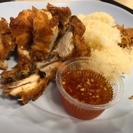 เมนูของร้าน ซารีนาไก่ทอด ตลาดGreenway