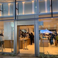 หน้าร้าน Blue Bottle Coffee Shinjuku