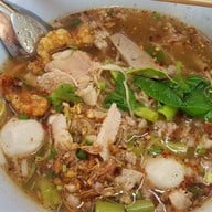 เมนูของร้าน ก๋วยเตี๋ยวแสนสุขแฮปปี้แลนด์