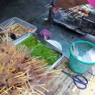 หมูปิ้งจิ๋ว สันติธรรม