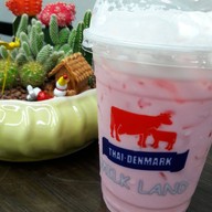 เมนูของร้าน Thai-Denmark Milk Land ก่อนถึงตลาดราชพฤกษ์