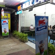 หน้าร้าน Thai-Denmark Milk Land ก่อนถึงตลาดราชพฤกษ์