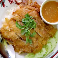 เมนูของร้าน ข้าวมันไก่ทอดเจ๊แกะ