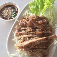 เมนูของร้าน เพียรศรี ส้มตำ ไก่ย่างเหรียญทอง