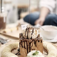 The White Cafe Milk&Toast