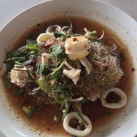 เมนูของร้าน เพียรศรี ส้มตำ ไก่ย่างเหรียญทอง