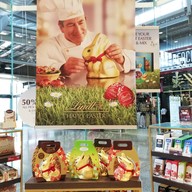 บรรยากาศ Lindt DFO Brisbane