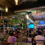 บรรยากาศ สรวลหรรษา