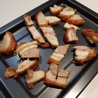 เมนูของร้าน หน่อย Emquartier