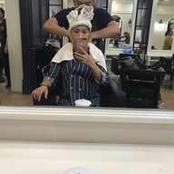 Buya Salon เอ็กซ์เชนจ์ทาวเวอร์