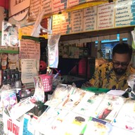 บรรยากาศ The Thursday ท่าอิฐ