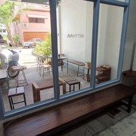 บรรยากาศ วิทยา Brew Specialty Coffee