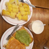 เมนูของร้าน มนต์นมสด เสาชิงช้า