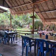 บรรยากาศ ข้าวเลือดหมู