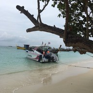 หาดแหลมตง